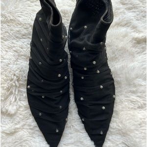 Zara NWOT booties size 8